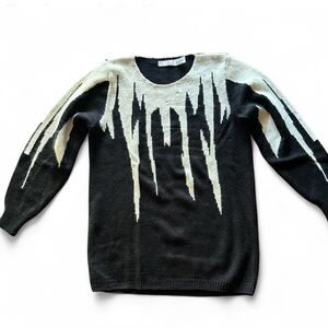 Stylish Black and White Crewneck Sweater.